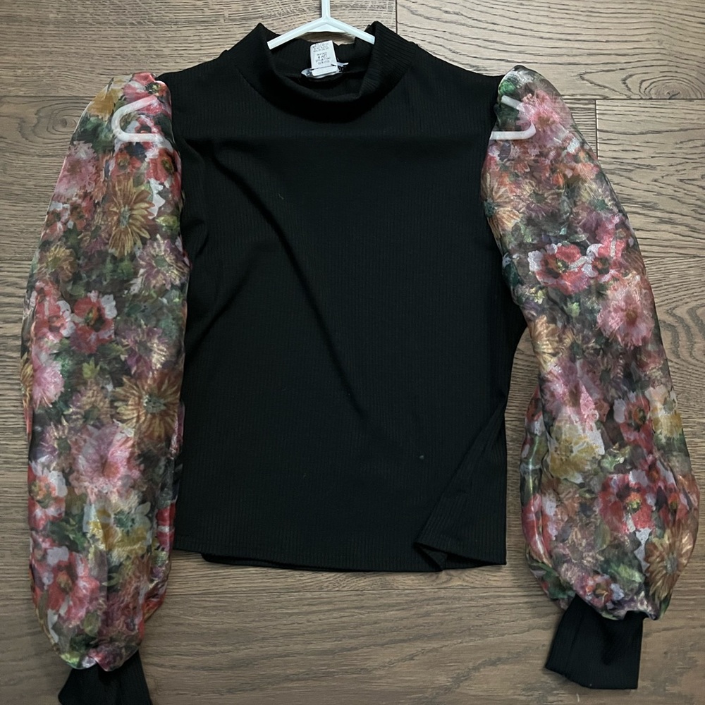 Fashion Nova Tulia floral top NWT